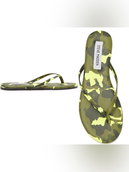 Steve Madden Shoes - NWT Steve Madden Tay Thong Sandals. Comfortable and perfect for summer. Size : 6
